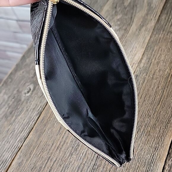 Kenneth Cole Reaction wristlet - Picture 5 of 8